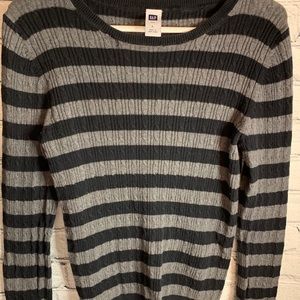 Gap sweater